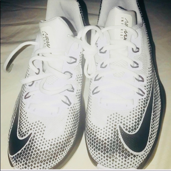 Sold - NWOT Nike Boy's  Infuriate Basketball Shoes - Picture 4 of 7
